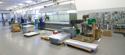 capannone, panoramica, attrezzatura, imballaggio, tecnici, fotografia industriale, produzione, e-commerce